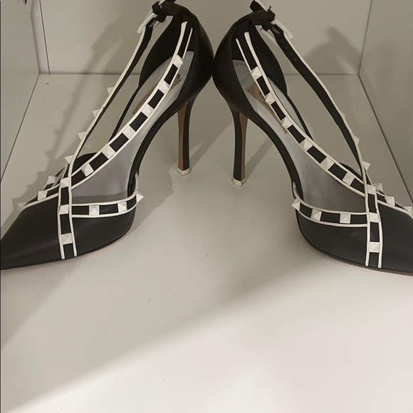 Valentino heels 38 1/2 - Picture 3 of 5